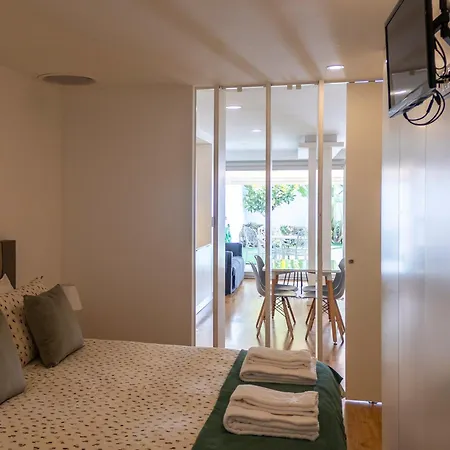 Casa Falcoeiras - Al Com Patio E Jardim Privados * アヴェイロ
