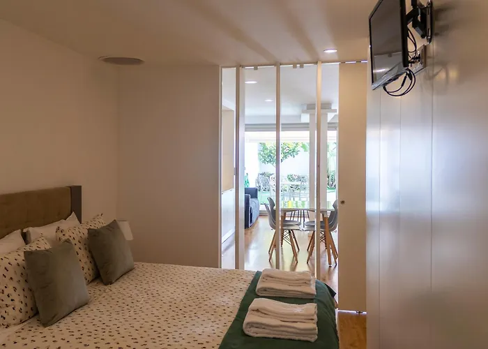 Casa Falcoeiras - Al Com Patio E Jardim Privados * Αβέιρο