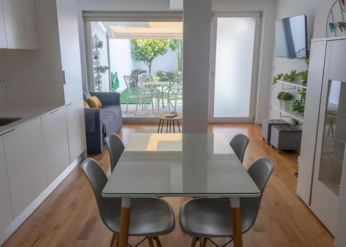 Casa Falcoeiras - Al Com Patio E Jardim Privados * Αβέιρο