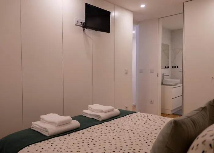 Casa Falcoeiras - Al Com Patio E Jardim Privados