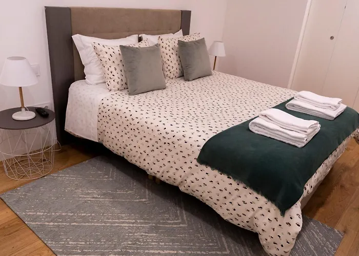 Casa Falcoeiras - Al Com Patio E Jardim Privados Αβέιρο