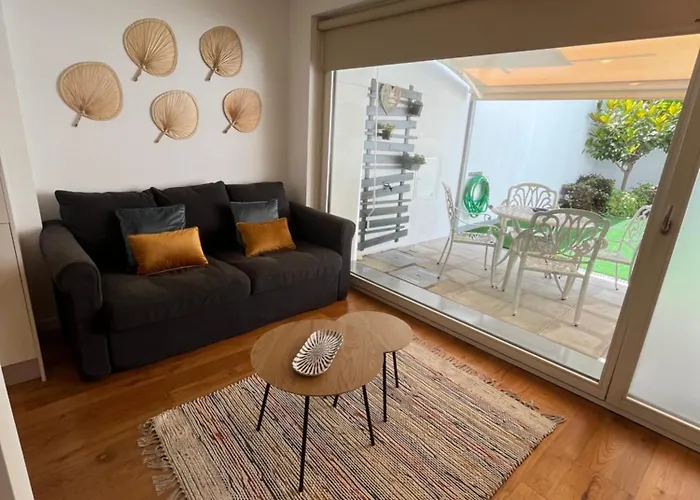 Casa Falcoeiras - Al Com Patio E Jardim Privados Διαμέρισμα