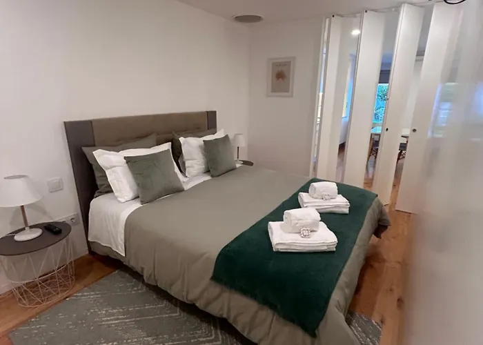 Casa Falcoeiras - Al Com Patio E Jardim Privados Διαμέρισμα