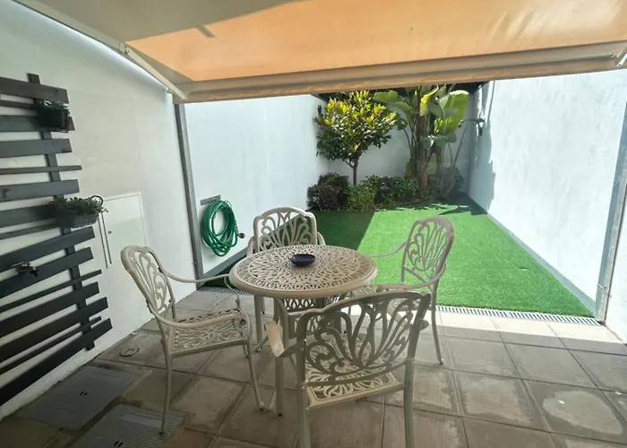 Casa Falcoeiras - Al Com Patio E Jardim Privados Αβέιρο